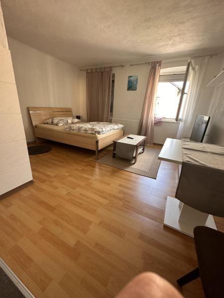 Privat Zimmer Kf *